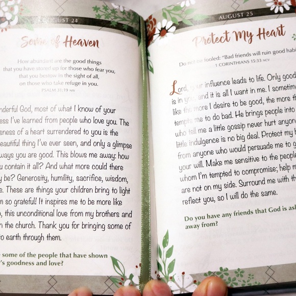 🙏🏻🕊 365 Days of Prayer for Women - Prayer Book - Ladies’ Religious Gift 🙏🏻✨ - Picture 14 of 15